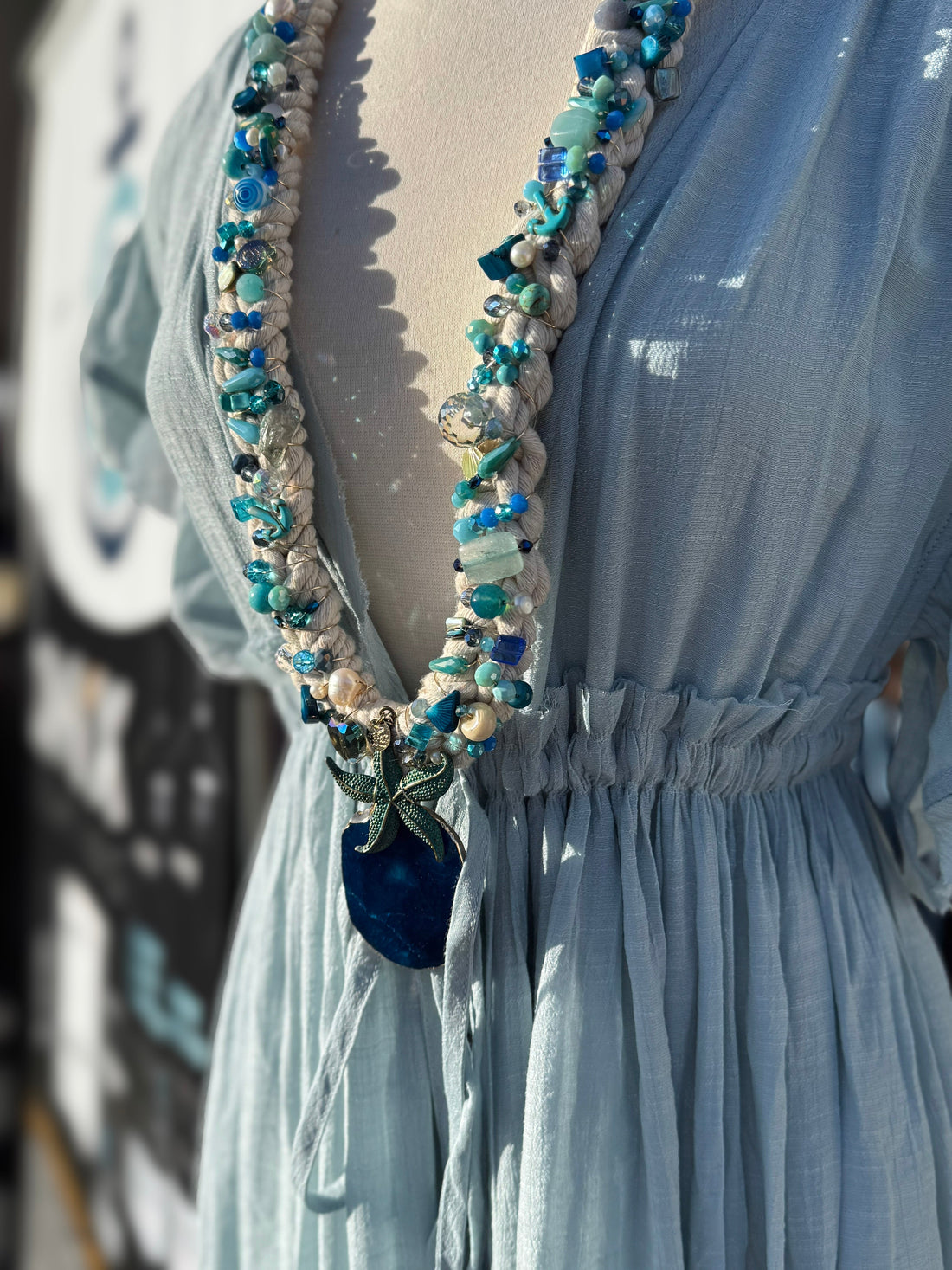 Brilla Como la Mujer Poderosa Que Eres: La Magia de Vestirte para el Éxito