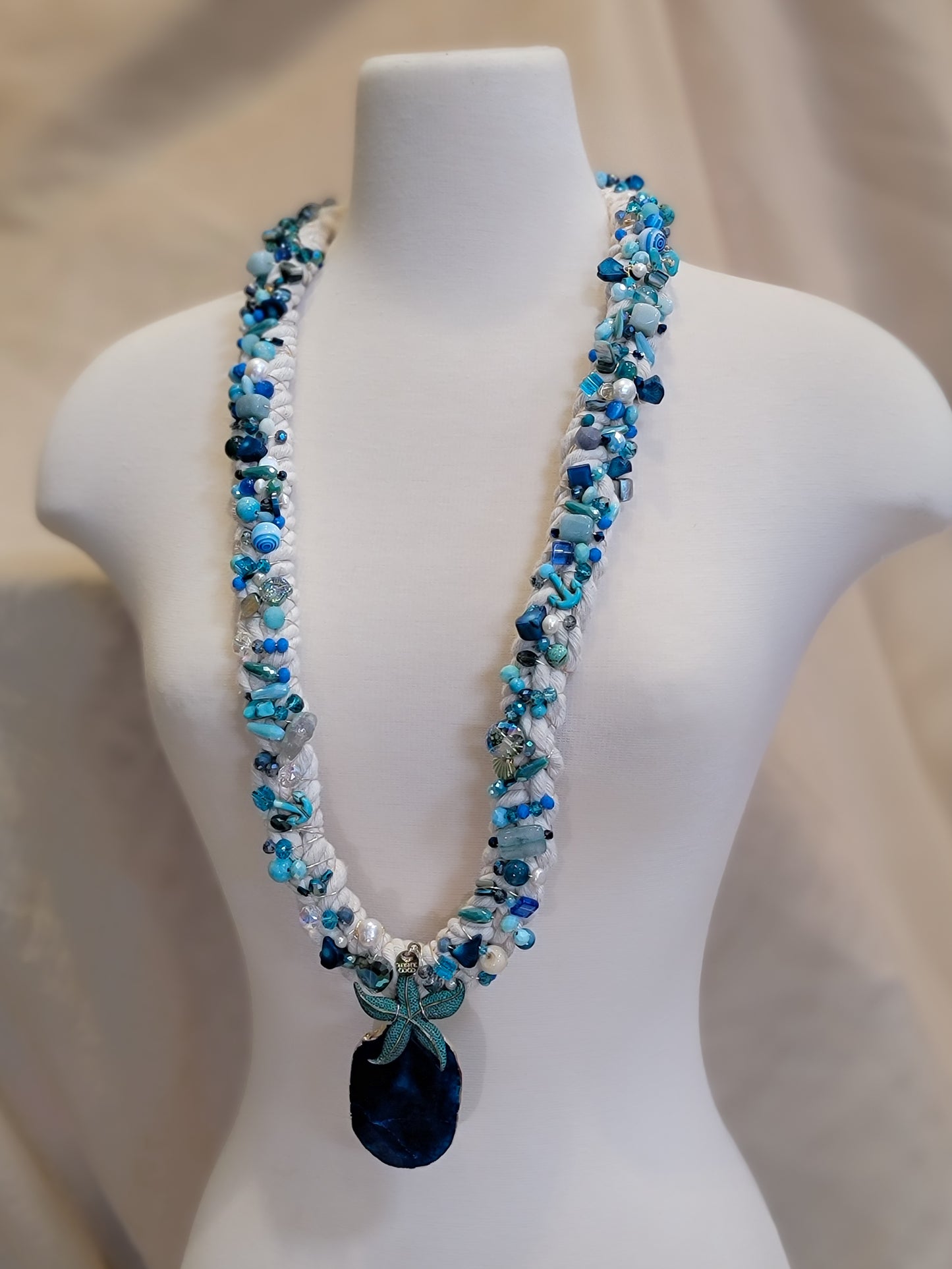 Ocean Empress – Statement Necklace with Hand-Wired Crystals and 24k Gold-Edged Agate