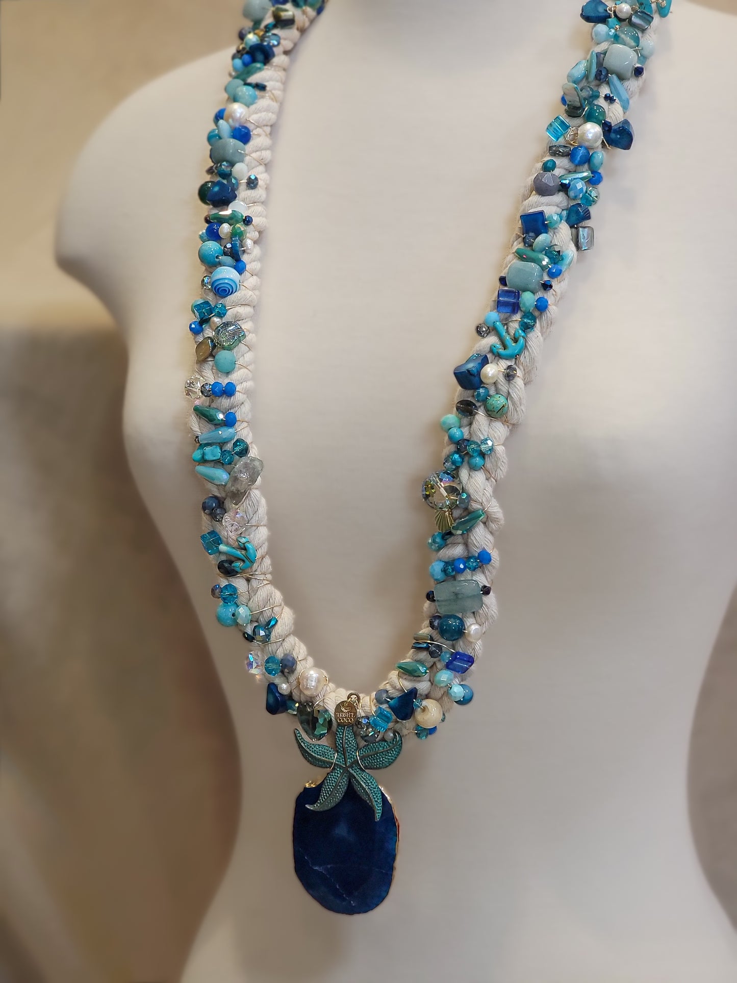 Ocean Empress – Statement Necklace with Hand-Wired Crystals and 24k Gold-Edged Agate