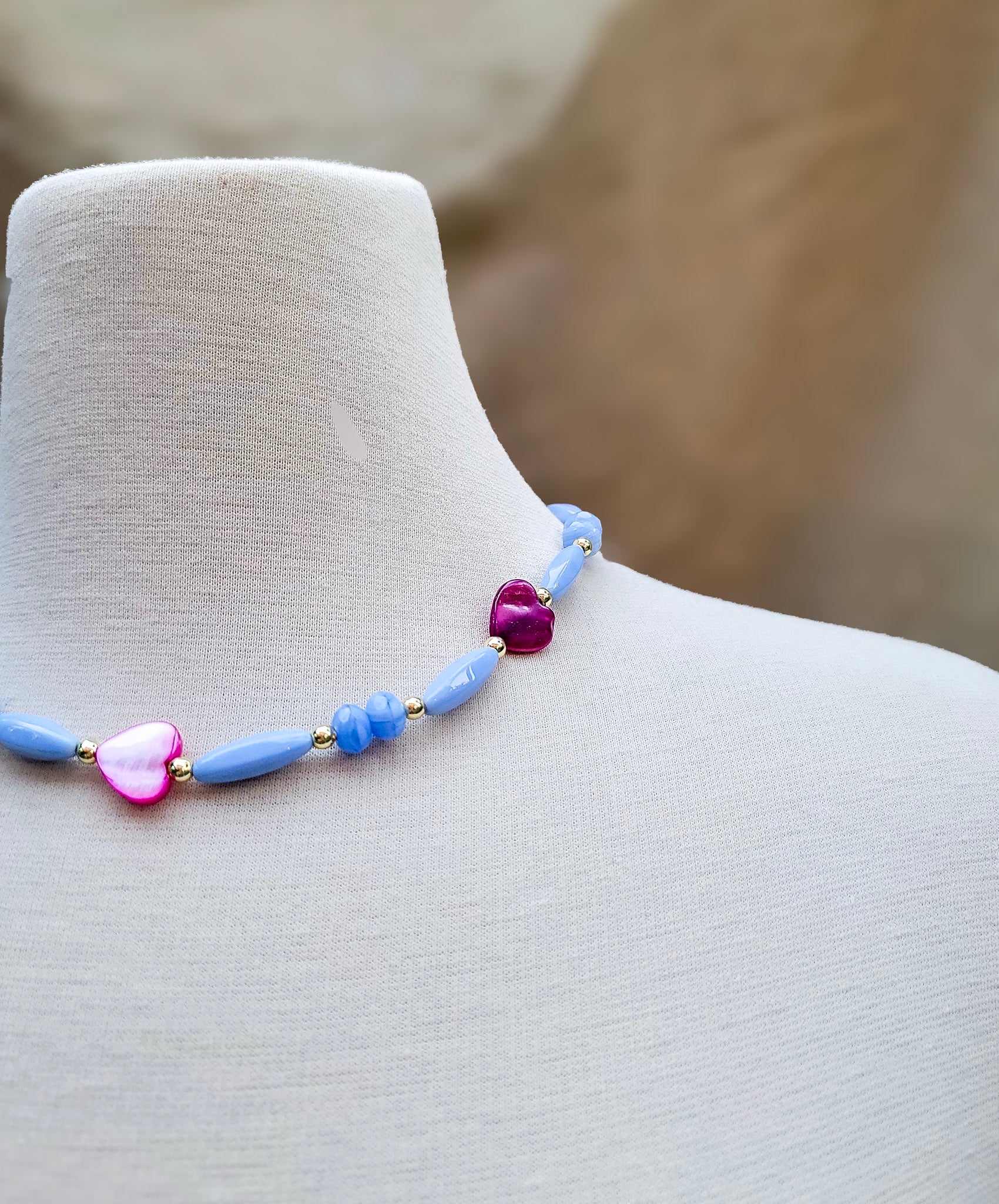 Collar con corazones rosados y cuentas lavanda – Trish T CoCo