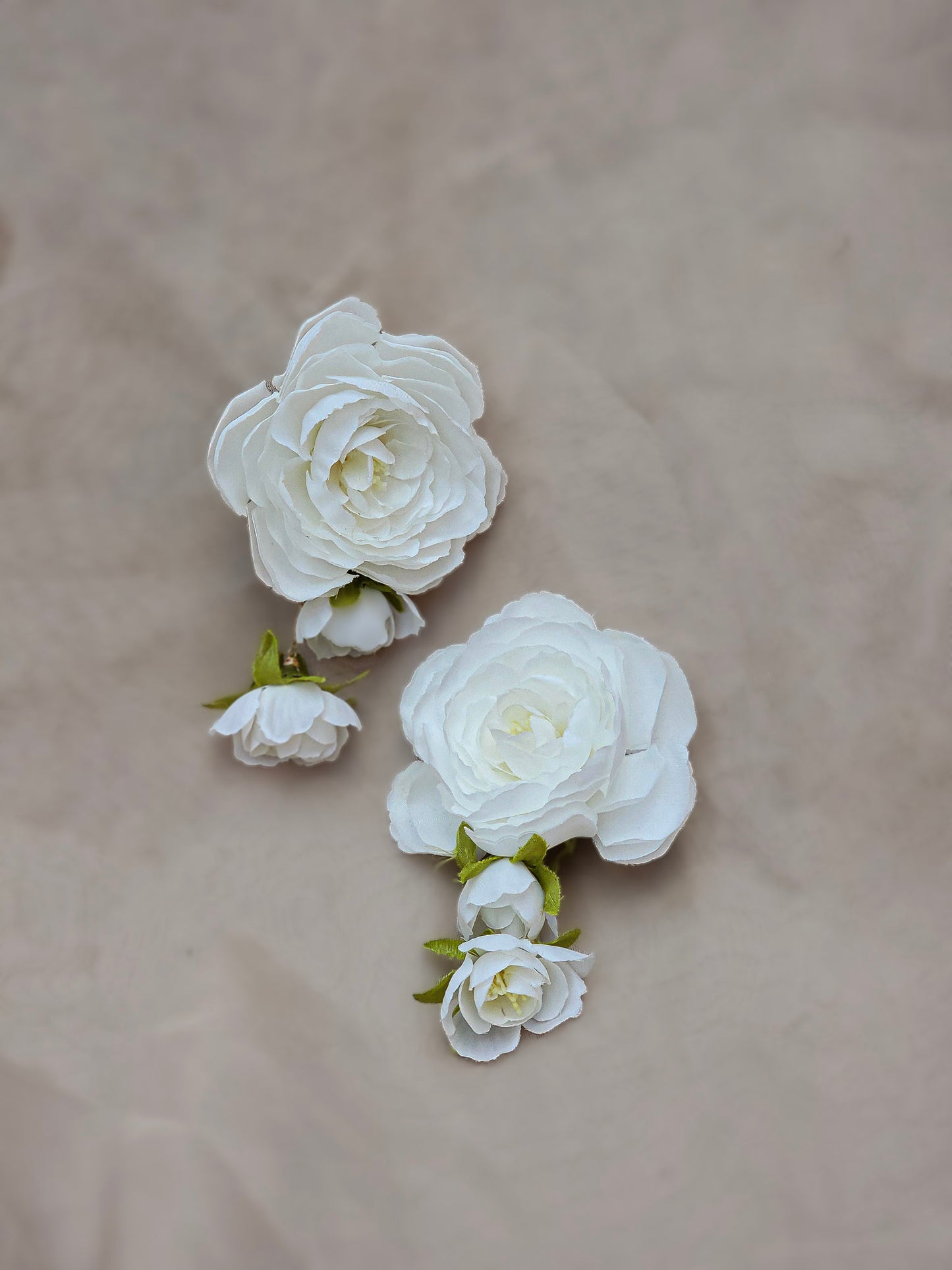 Pantallas artesanales florales blancas con diseño de rosa – Trish T CoCo