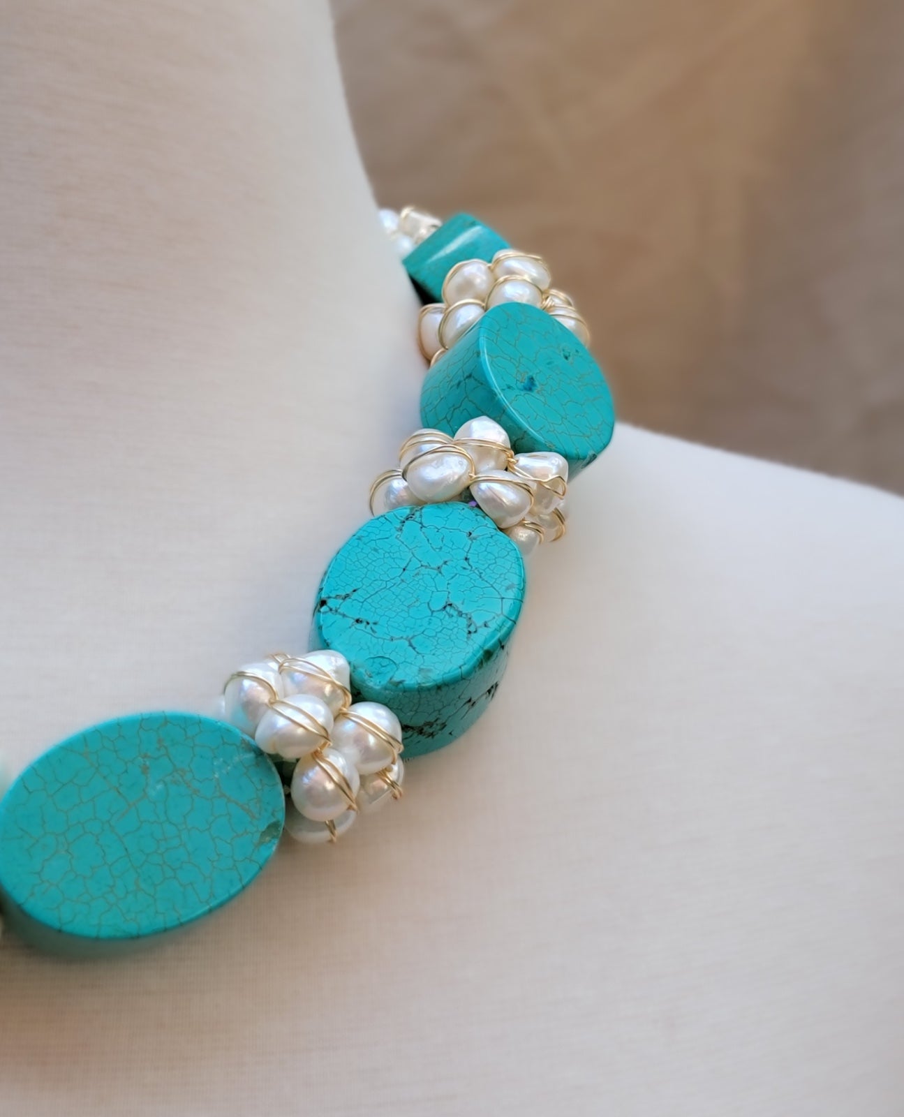 Goddess Turquoise – Collar de Turquesas & Perlas Enlazadas