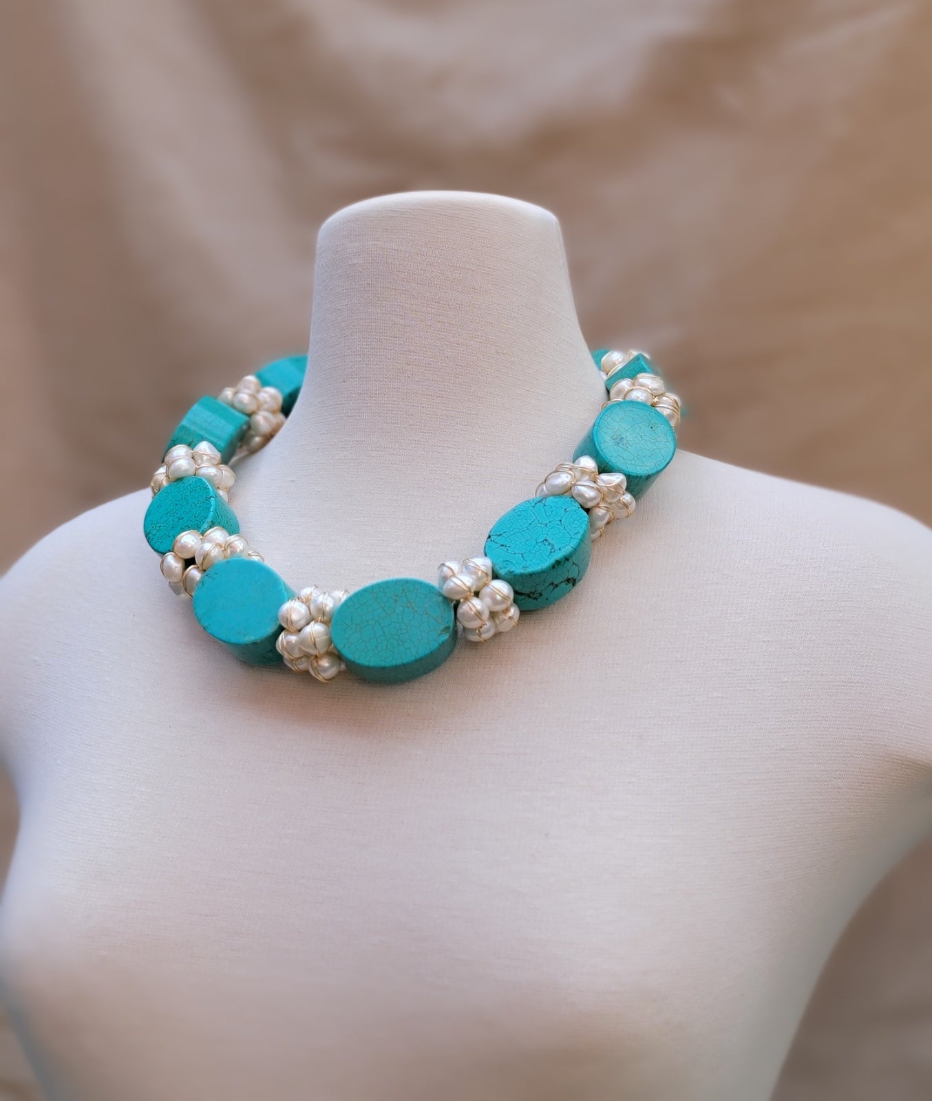 Goddess Turquoise – Collar de Turquesas & Perlas Enlazadas