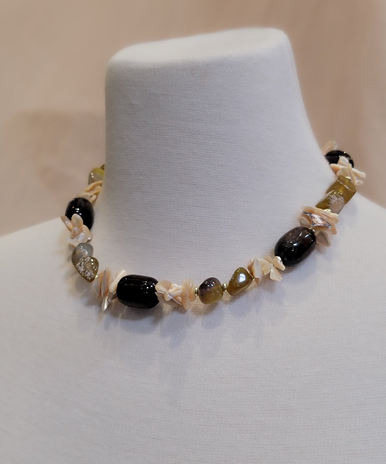 Earth Bloom – Collar de Ágatas y Nácar