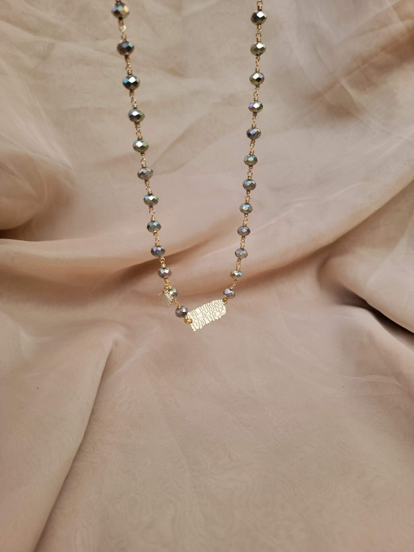 Isla Mía – Puerto Rico Map Necklace with Shell and Crystals