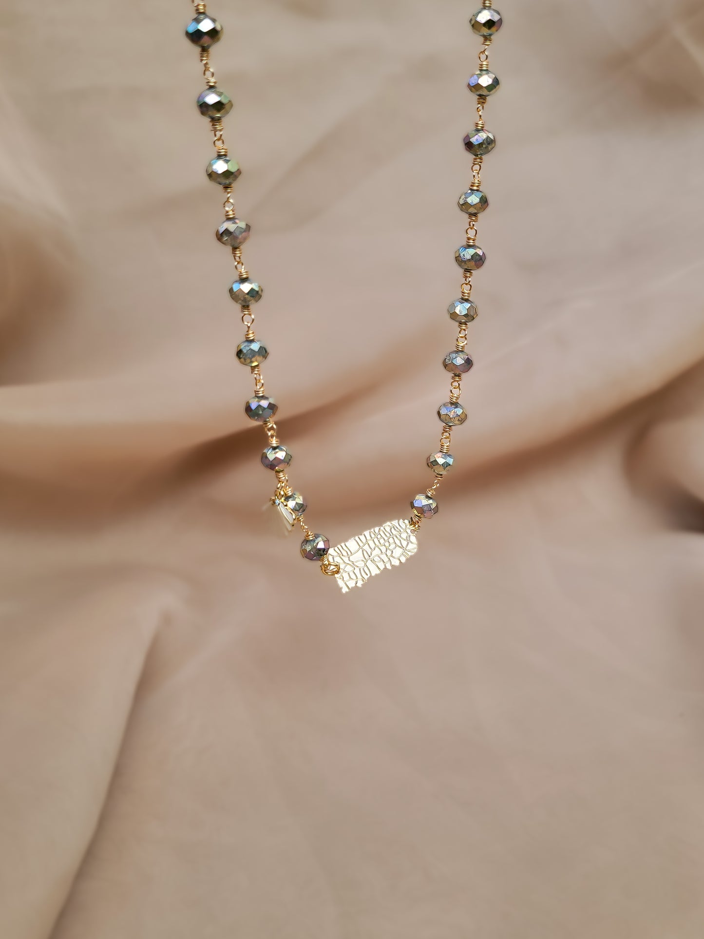 Isla Mía – Puerto Rico Map Necklace with Shell and Crystals