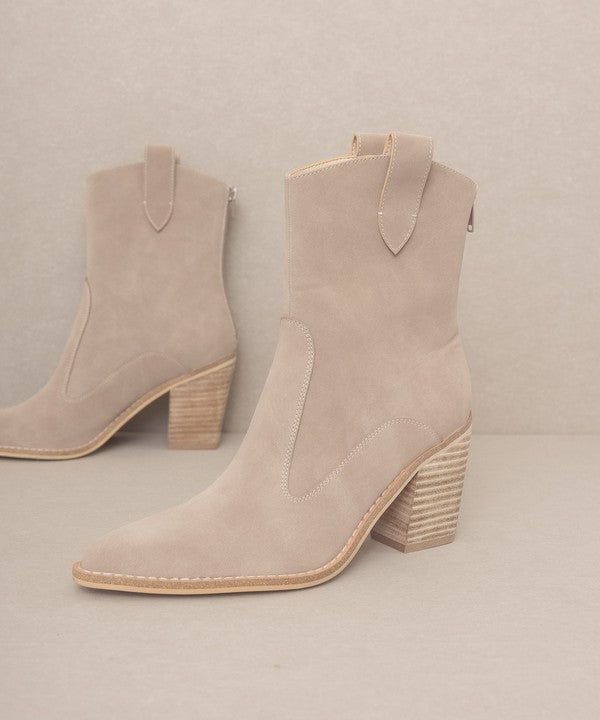 OASIS SOCIETY Tara - Two Paneled Western Boots