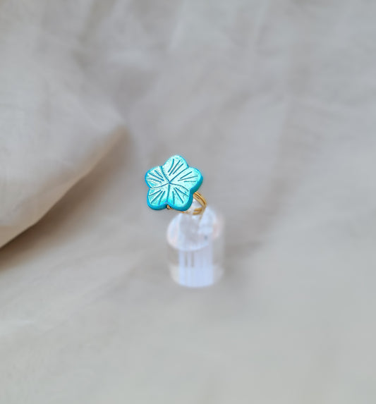 Isla Bloom – Adjustable Blue Nacar Flower Ring